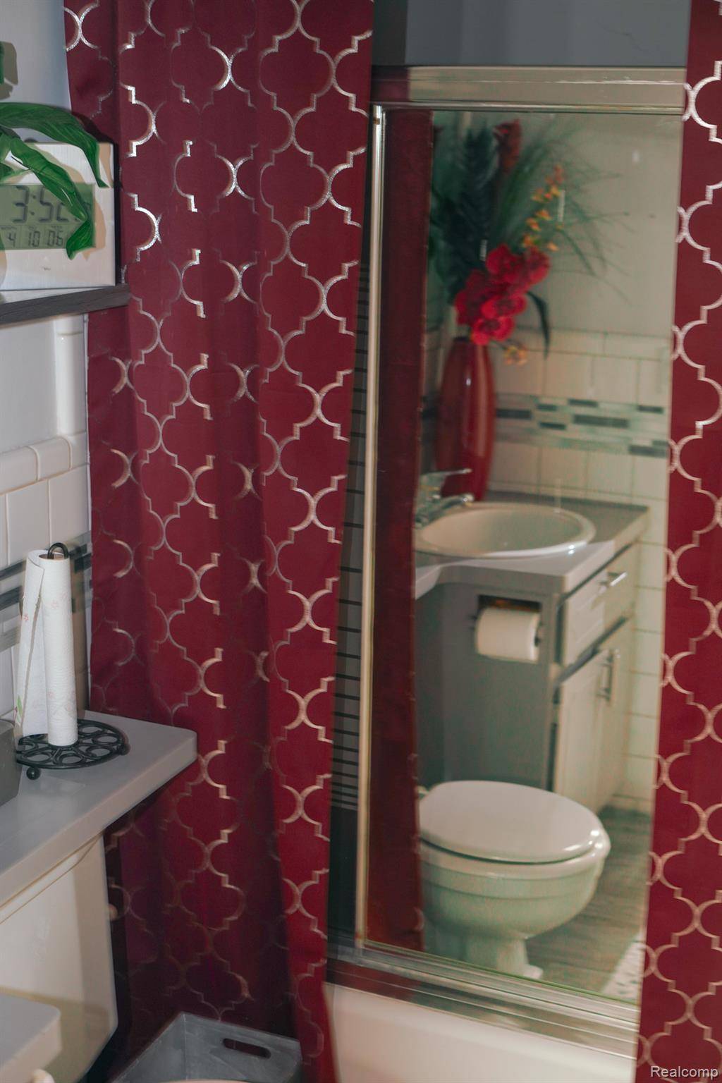 8900 E Jefferson AVE #123, Detroit, MI 48214