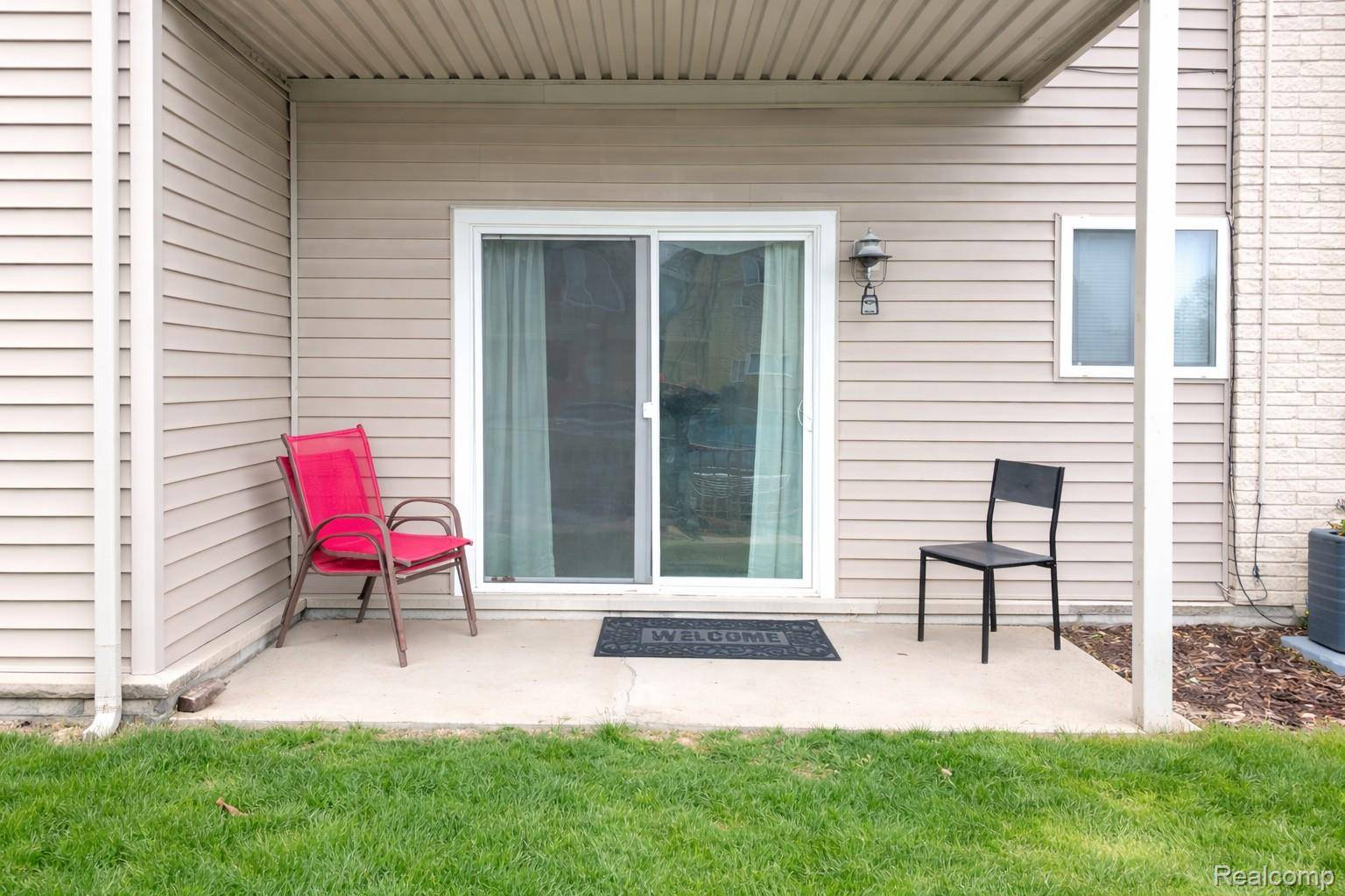 10052 Allen Pointe DR, Allen Park, MI 48101