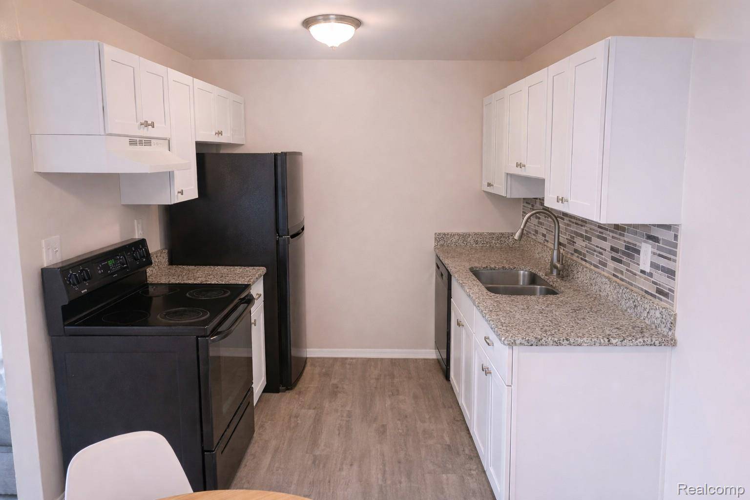 10052 Allen Pointe DR, Allen Park, MI 48101