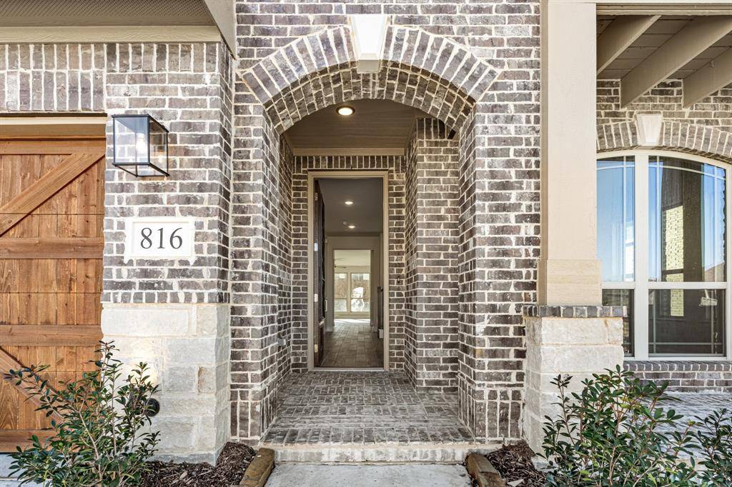 816 Yosemite Drive, Desoto, TX 75115
