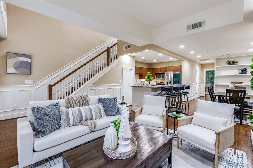 5055 Addison Circle #422, Addison, TX 75001