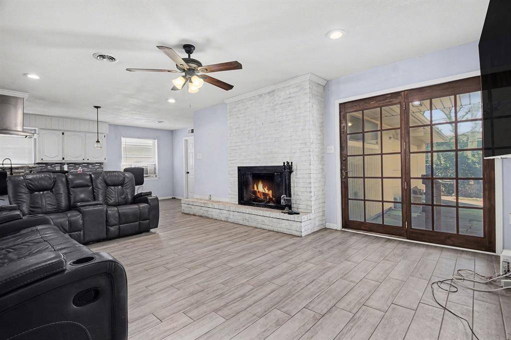 2725 Mark Drive, Mesquite, TX 75150