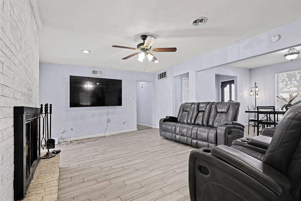 2725 Mark Drive, Mesquite, TX 75150