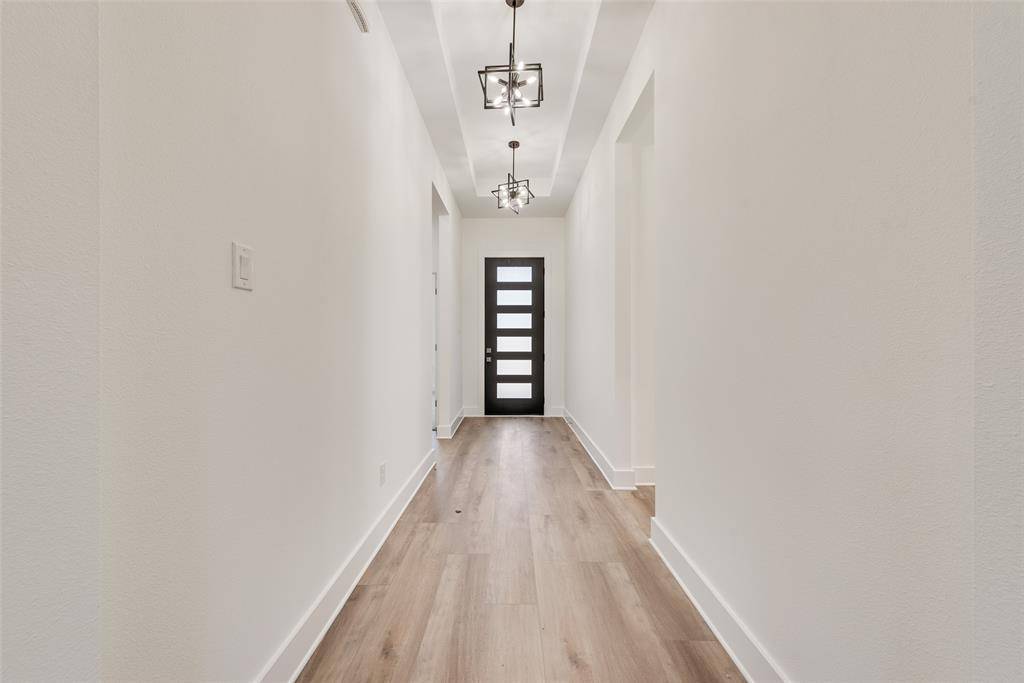 4021 Esmalda Street, Dallas, TX 75212