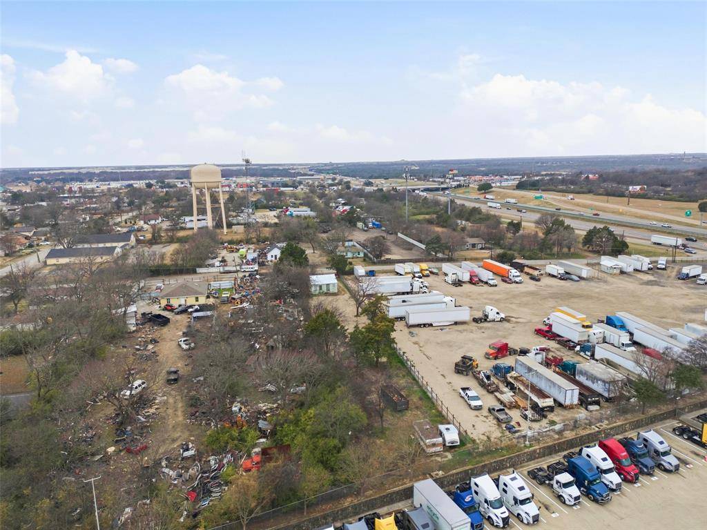 8322 Honeysuckle Lane, Dallas, TX 75241