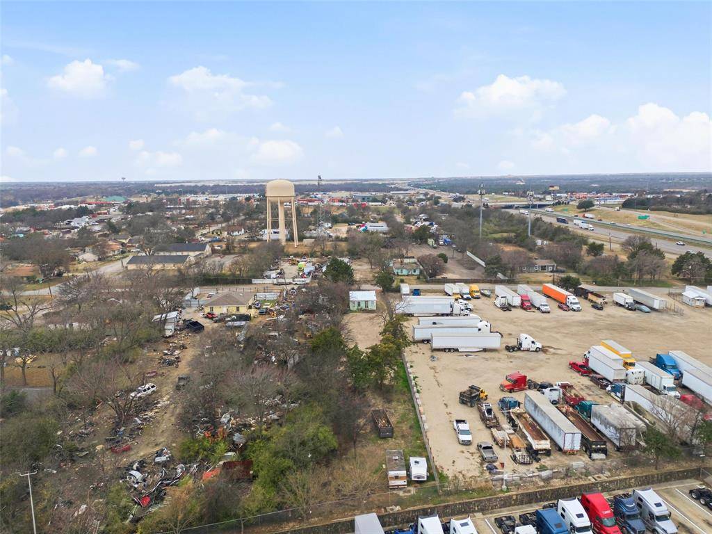 8322 Honeysuckle Lane, Dallas, TX 75241