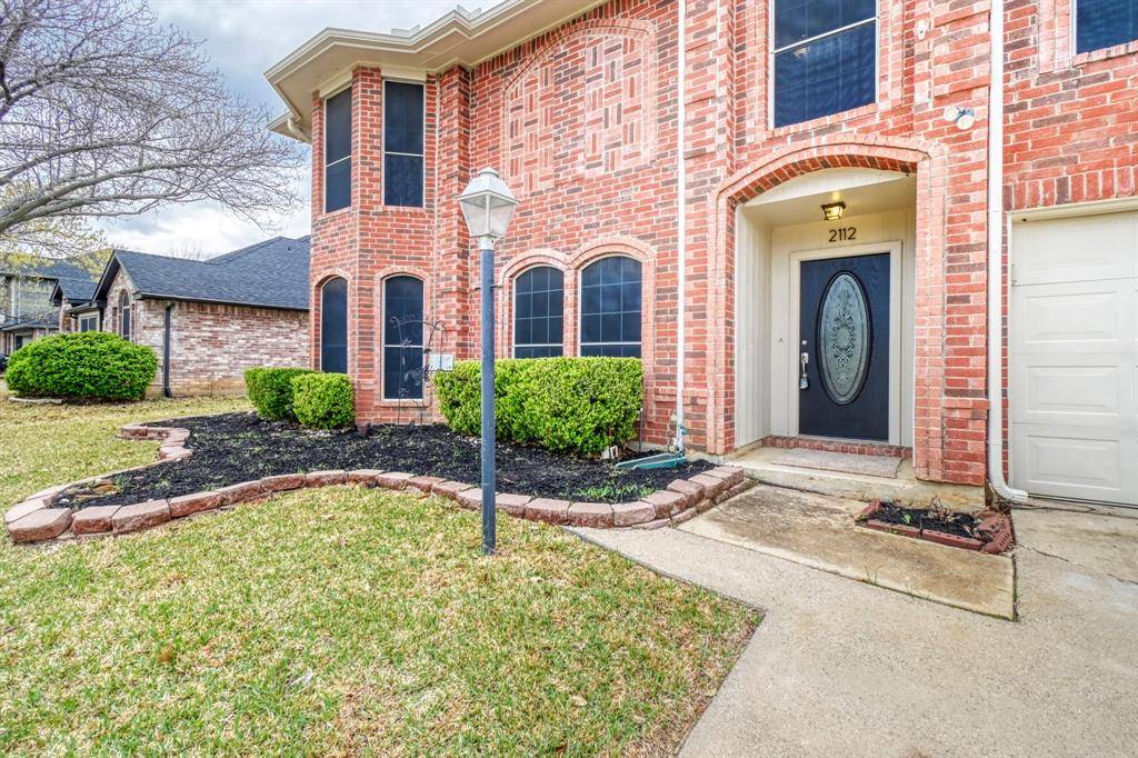 2112 Meadowview Drive, Corinth, TX 76210