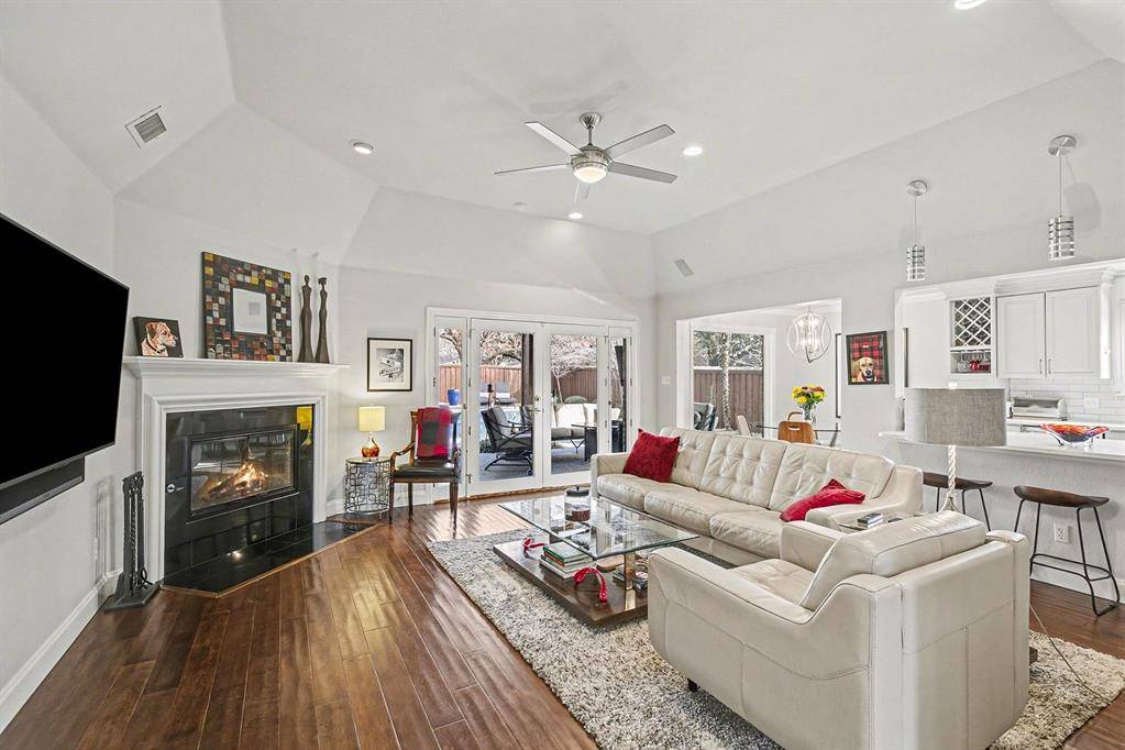 3538 Mercury Drive, Grapevine, TX 76051