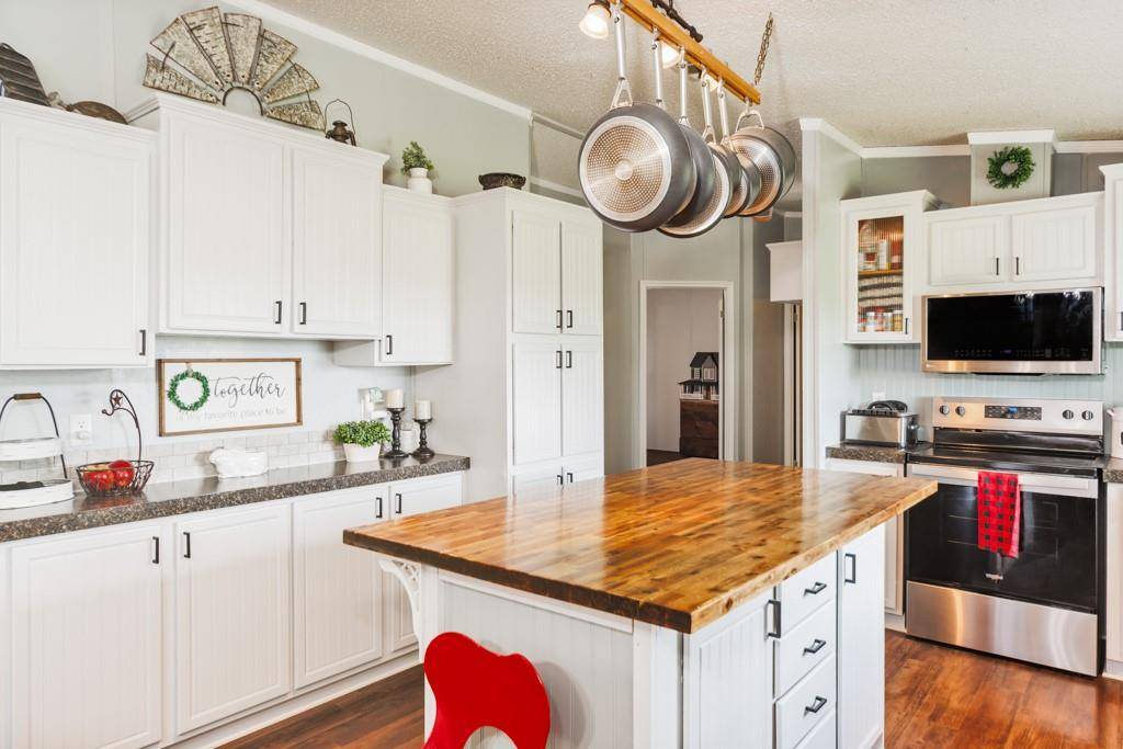 297 Lone Tree Lane, Decatur, TX 76234