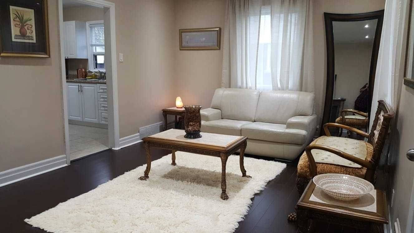 186 Maurice DR #Upper, Oakville, ON L6K 2W9