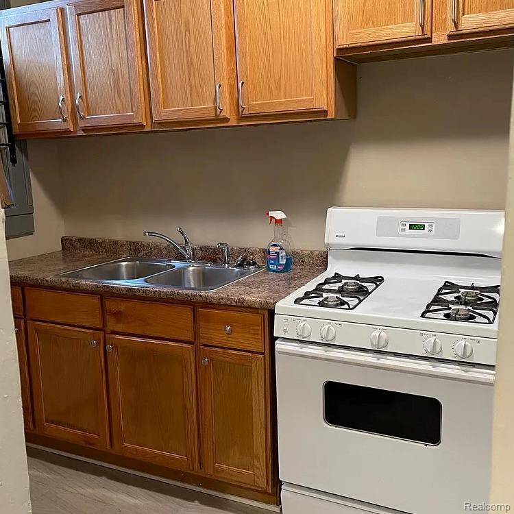 12741 Lawton ST, Detroit, MI 48238