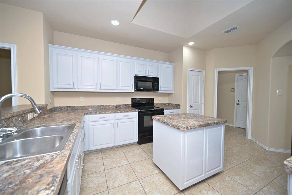 410 Red Sage Lane, Duncanville, TX 75137