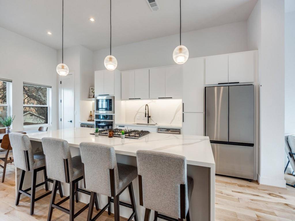 929 Bayonne Street, Dallas, TX 75212