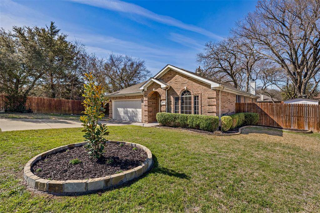 2314 Summer Brook Drive, Weatherford, TX 76087