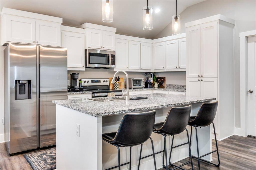 634 Bethpage Avenue, Dallas, TX 75217