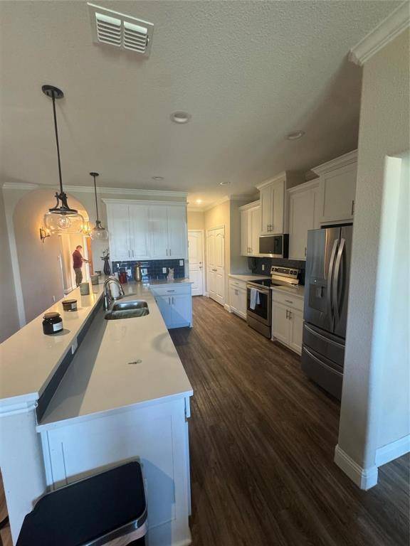 100 Shoshone Cove, Gainesville, TX 76240