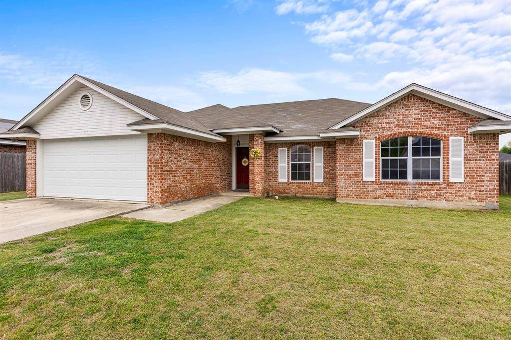 113 Bobcat Drive, Lacy Lakeview, TX 76705