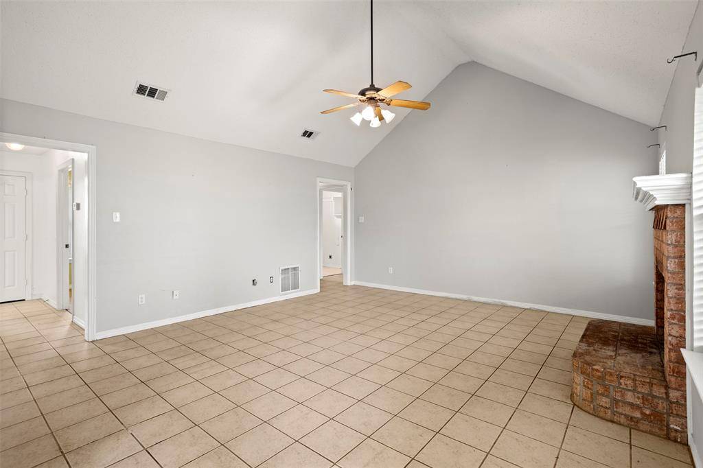 2825 FM 876, Waxahachie, TX 75167