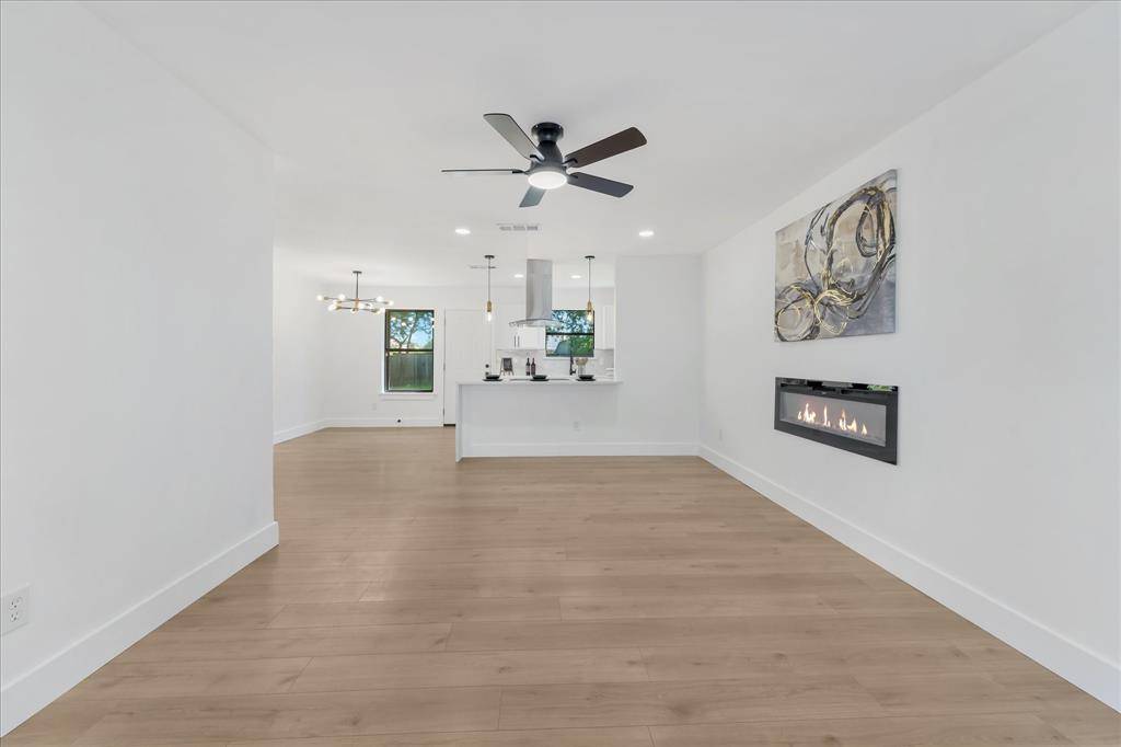 4728 Meadow Trail Drive, Dallas, TX 75236