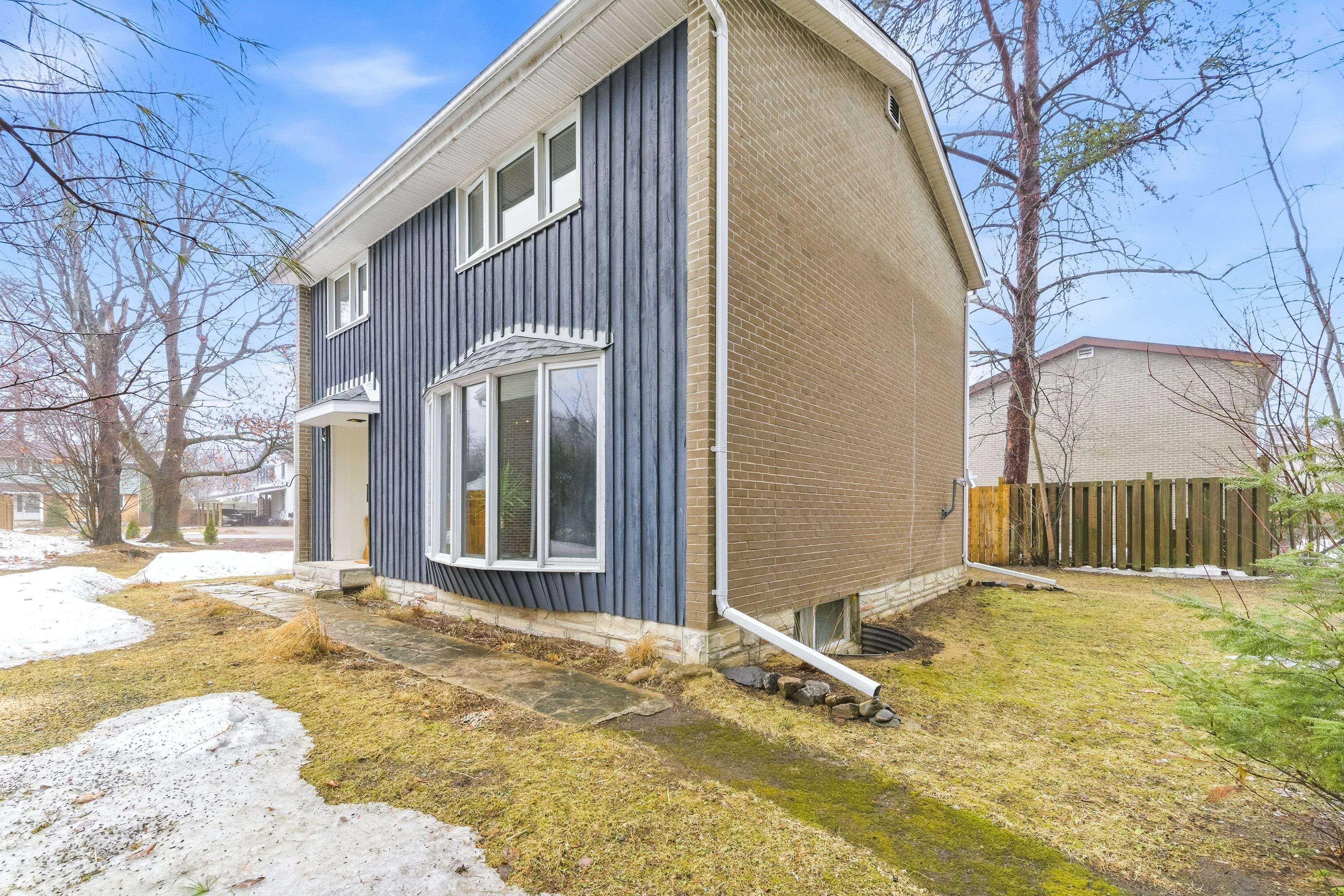 98 Birch ST, Deep River, ON K0J 1P0