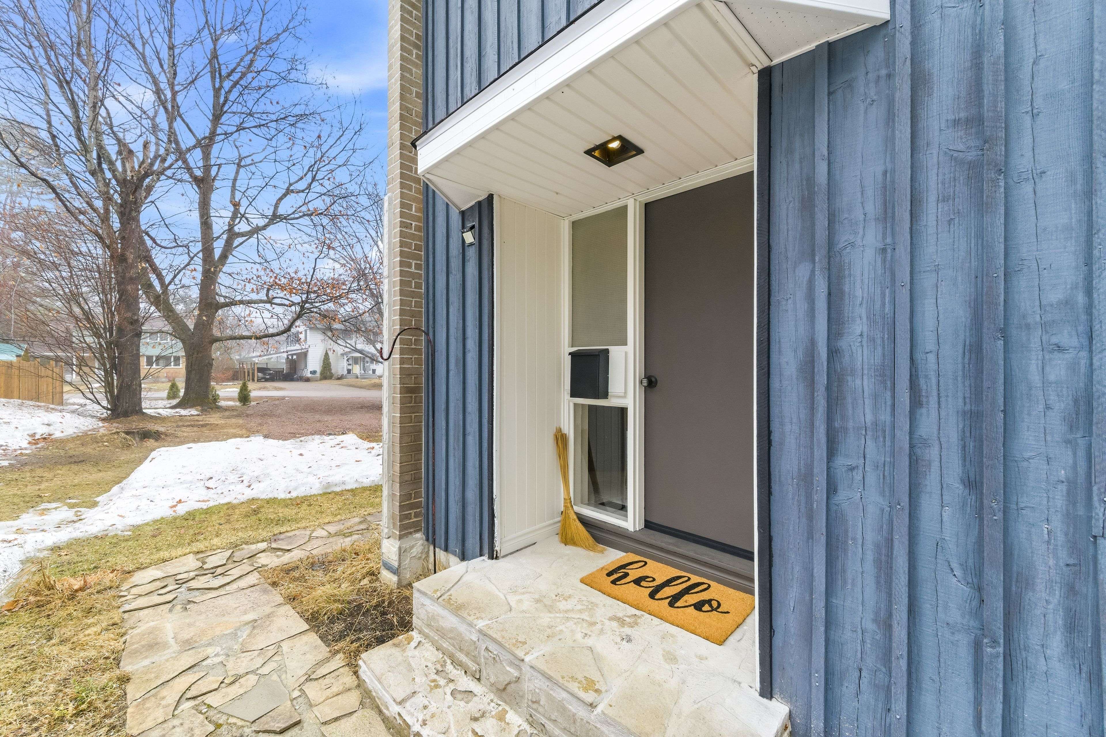 98 Birch ST, Deep River, ON K0J 1P0