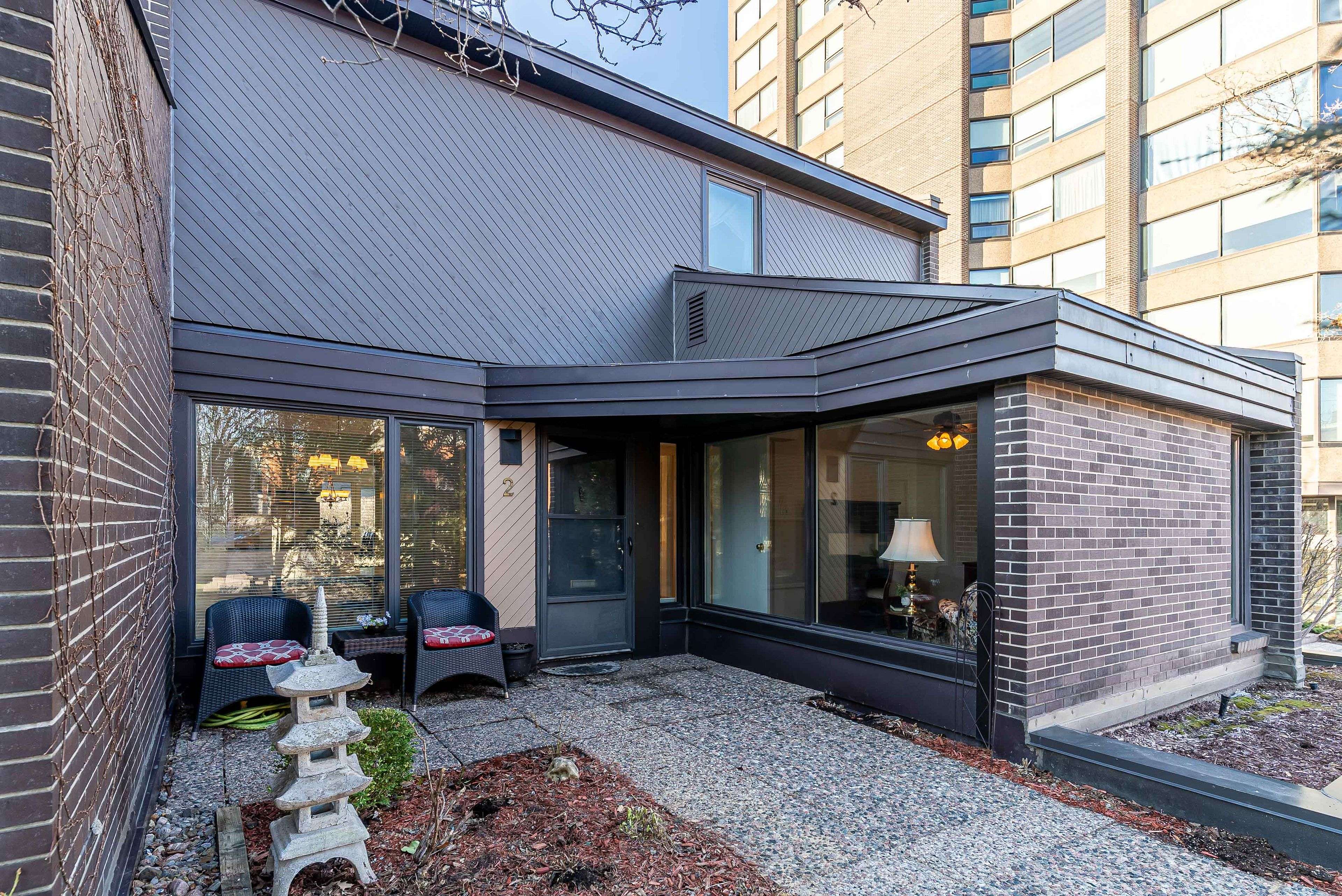 300 Queen Elizabeth DR #TH2, Glebe - Ottawa East And Area, ON K1S 3M6