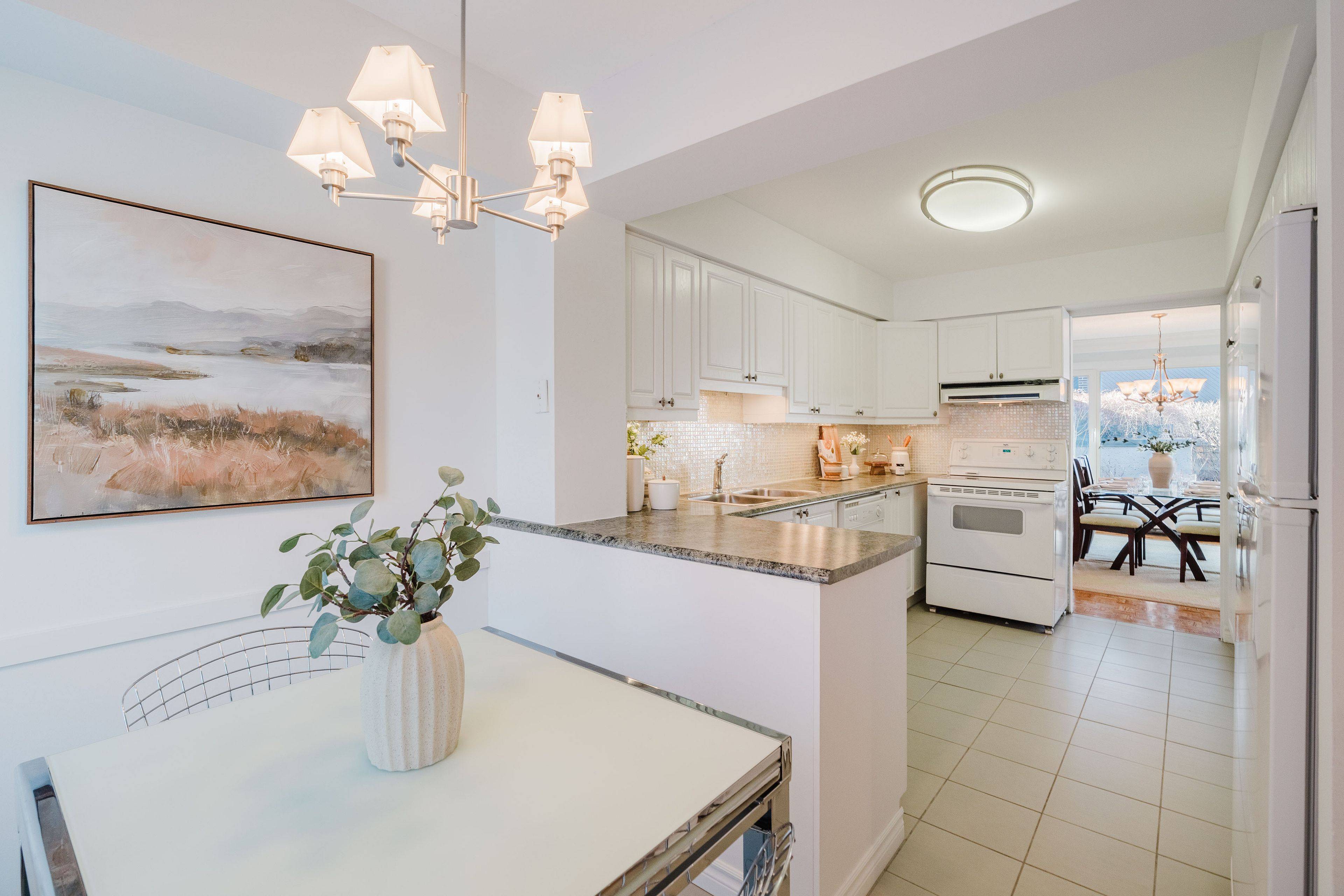 300 Queen Elizabeth DR #TH2, Glebe - Ottawa East And Area, ON K1S 3M6