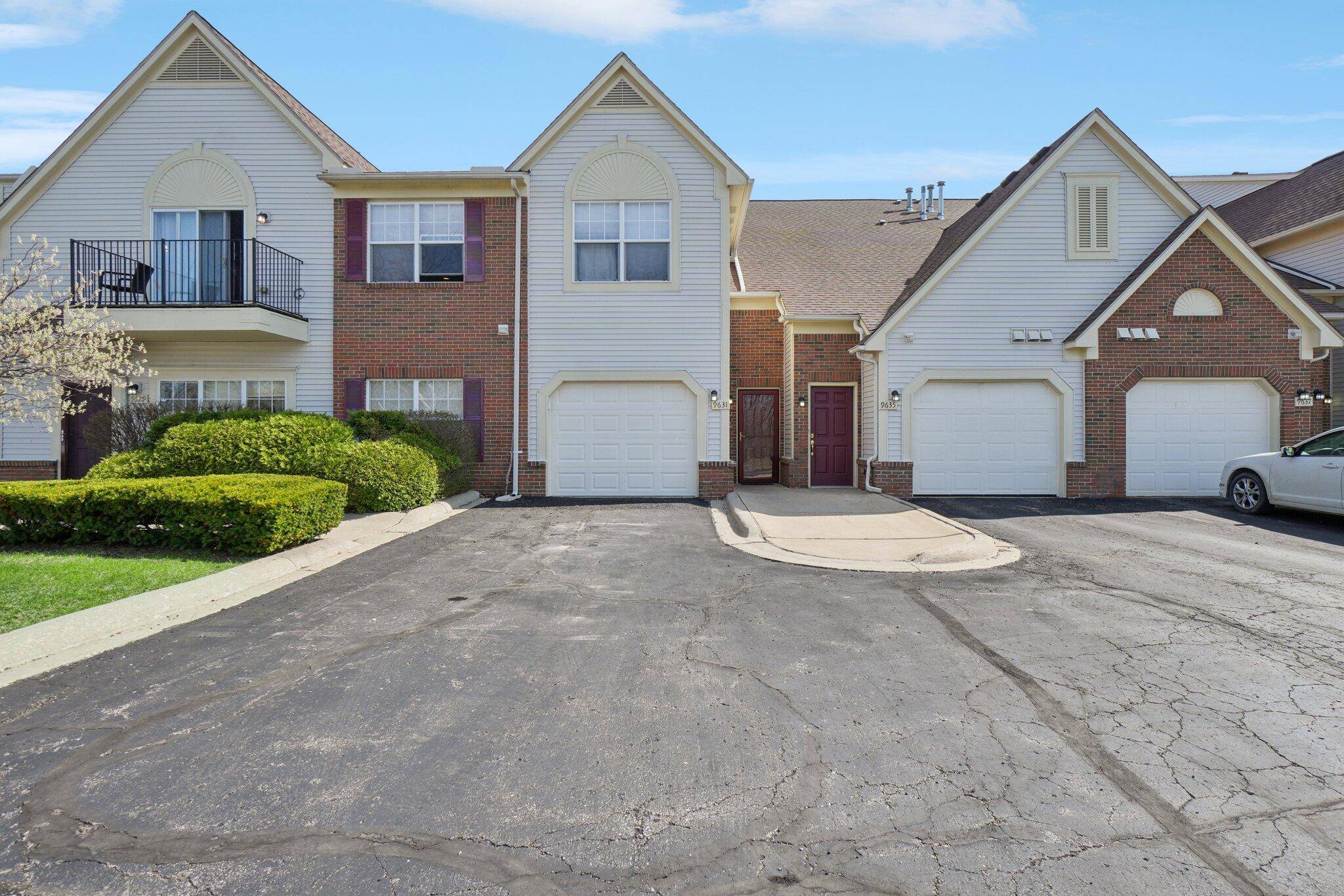 9631 Lakeside DR #68, Ypsilanti Twp, MI 48197