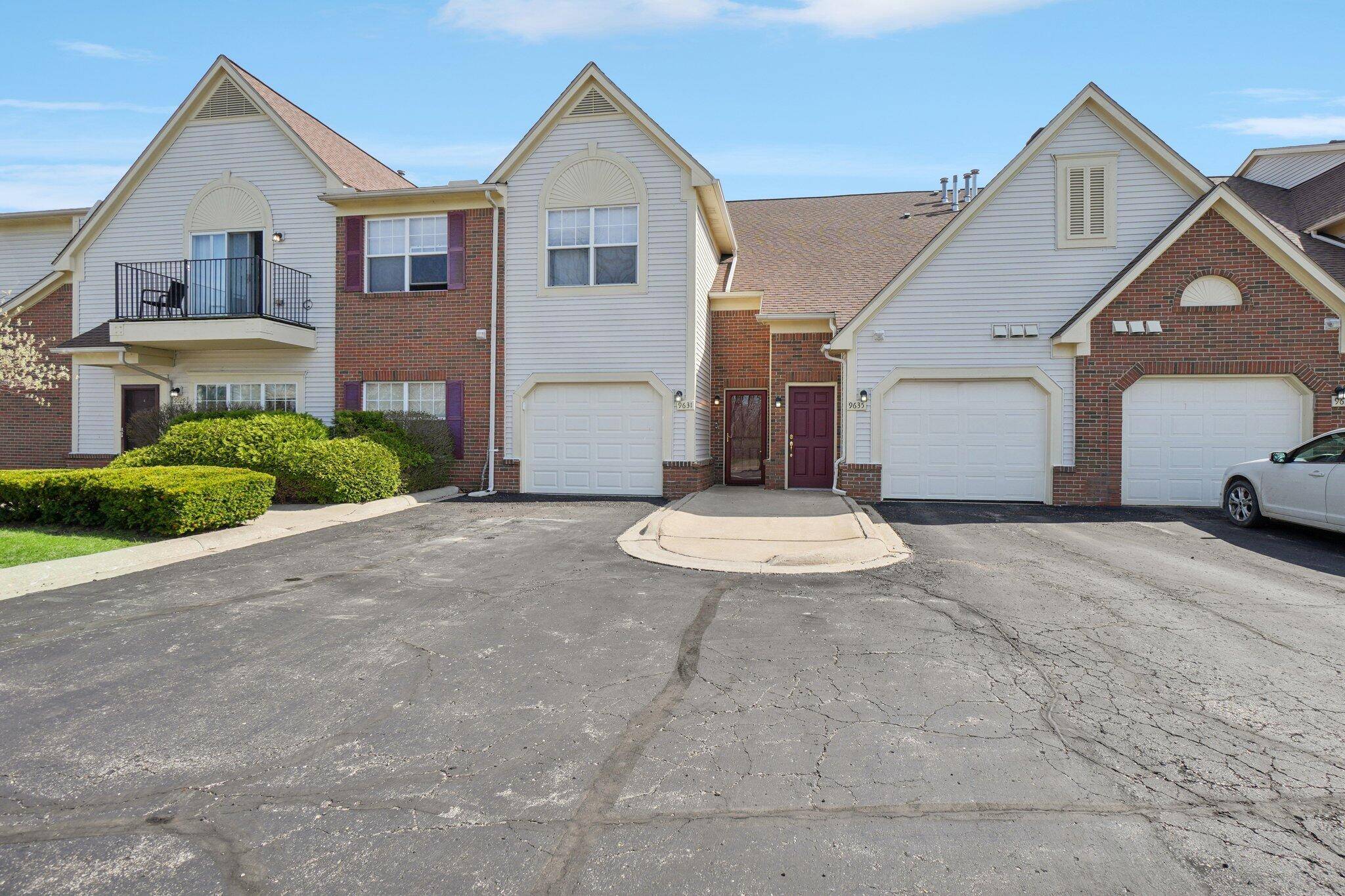 9631 Lakeside DR #68, Ypsilanti Twp, MI 48197