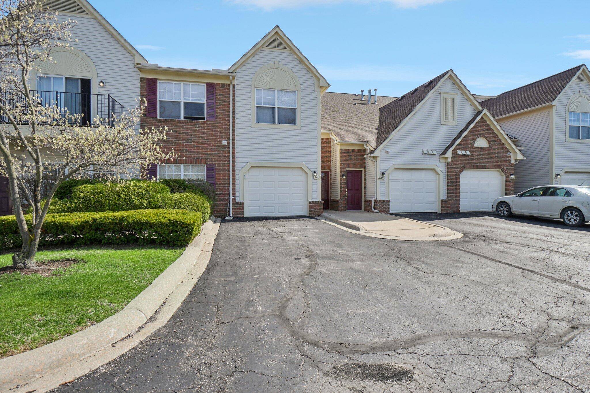 9631 Lakeside DR #68, Ypsilanti Twp, MI 48197