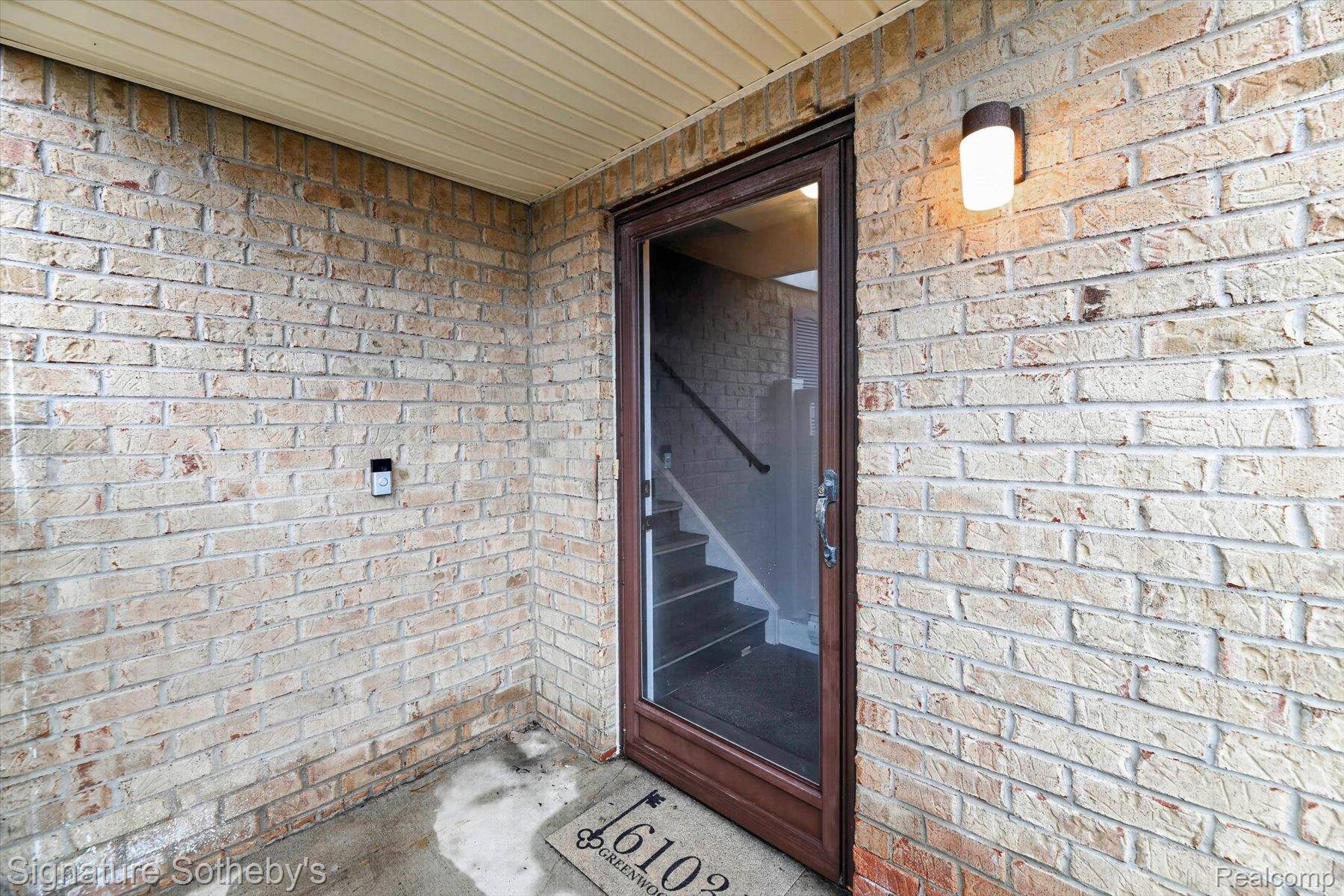 61031 Greenwood DR, South Lyon, MI 48178