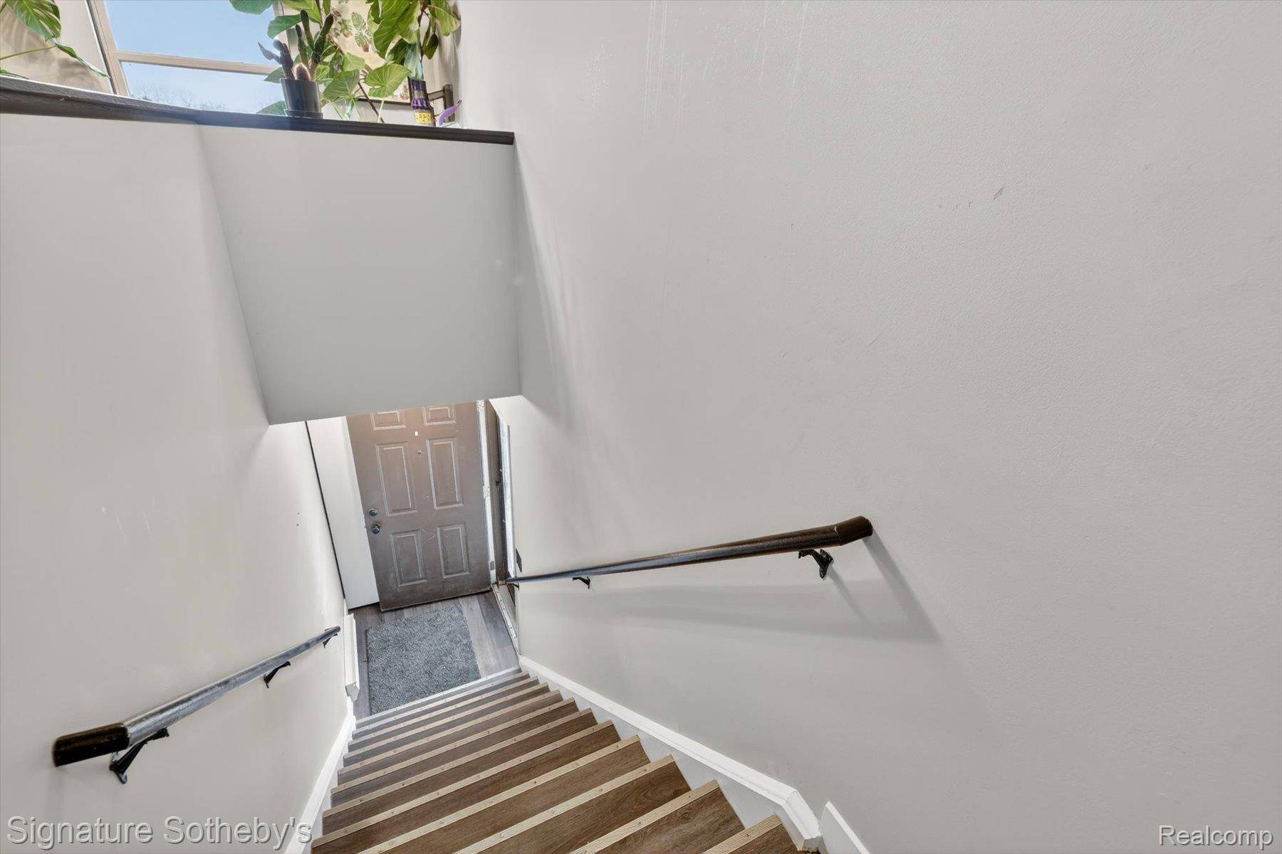 61031 Greenwood DR, South Lyon, MI 48178