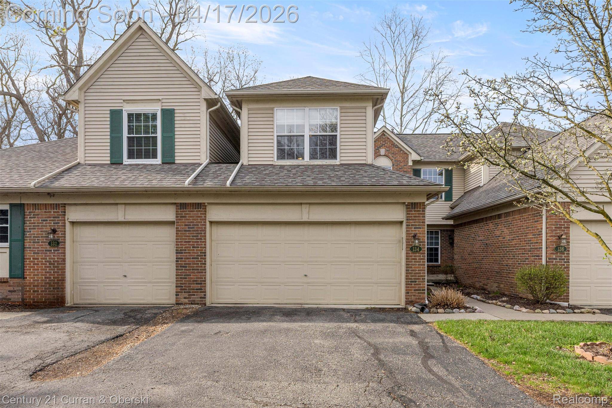 134 Legacy Park CIR, Dearborn Heights, MI 48127