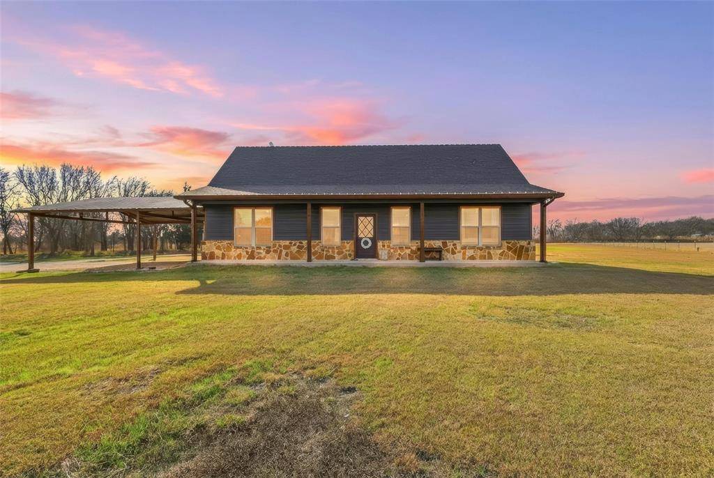 689 Stafford Road, Italy, TX 76651