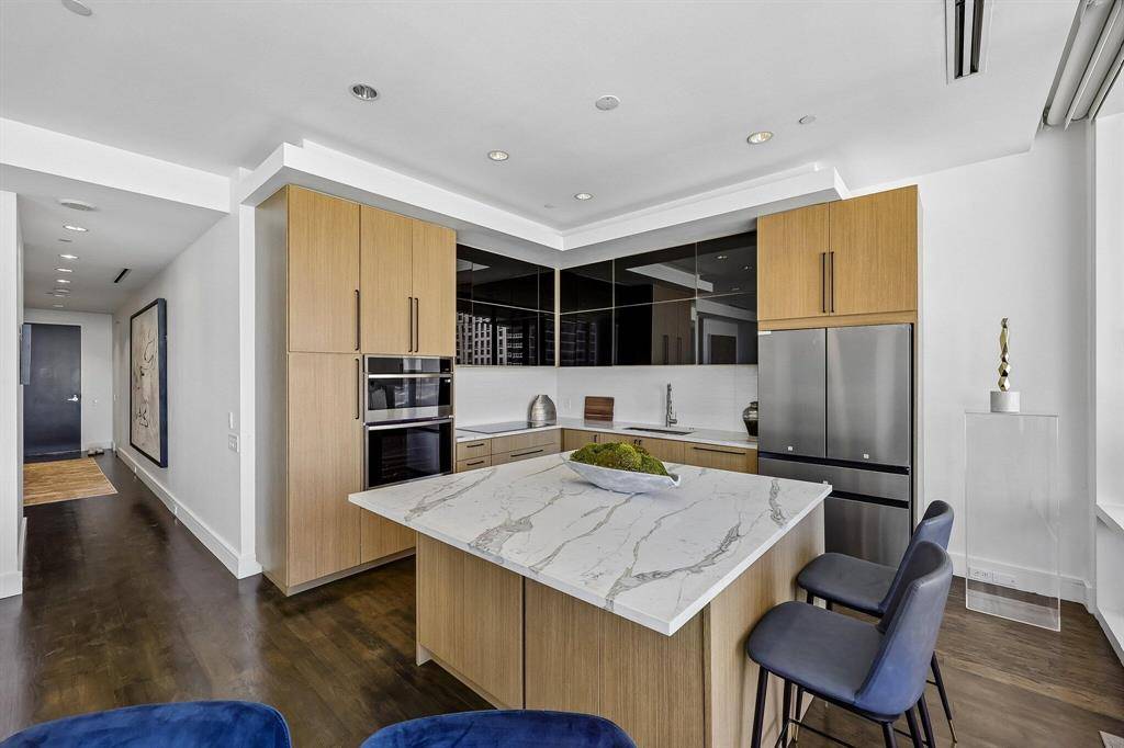 2408 Victory Park Lane #832, Dallas, TX 75219