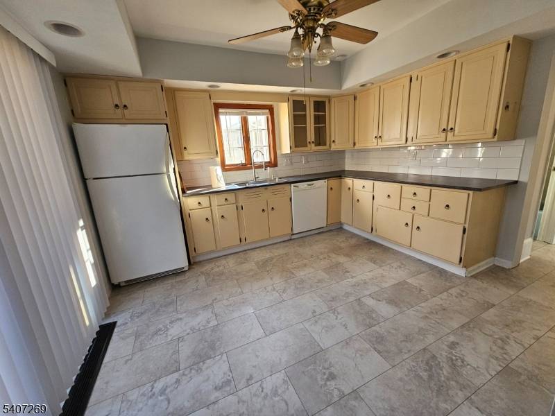 36 Glenwild Ave #1, Bloomingdale Boro, NJ 07403