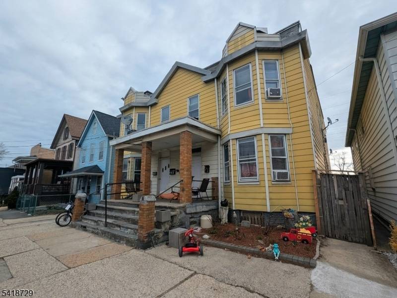 326 Elm St, Perth Amboy City, NJ 08861