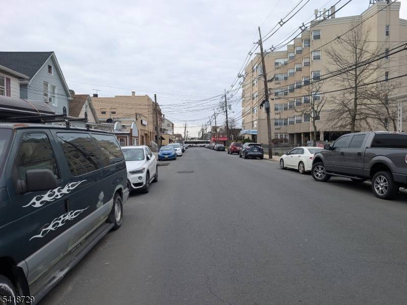 326 Elm St, Perth Amboy City, NJ 08861