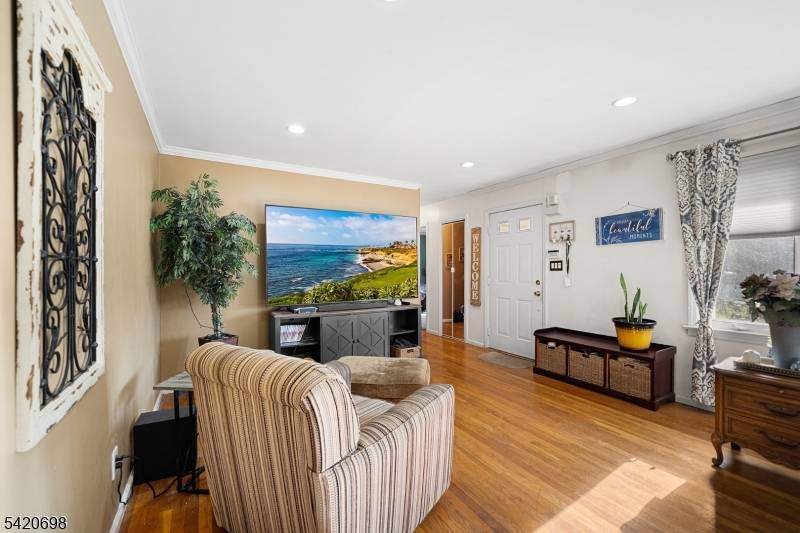 556 Valley Rd, Clark Twp., NJ 07066