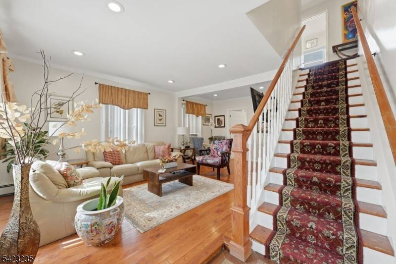 35 Bedford St, East Orange City, NJ 07018