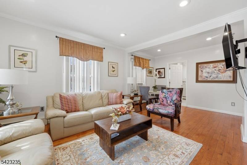 35 Bedford St, East Orange City, NJ 07018