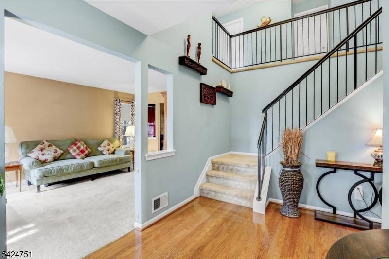 30 Aberdeen Dr, Old Bridge Twp., NJ 08857