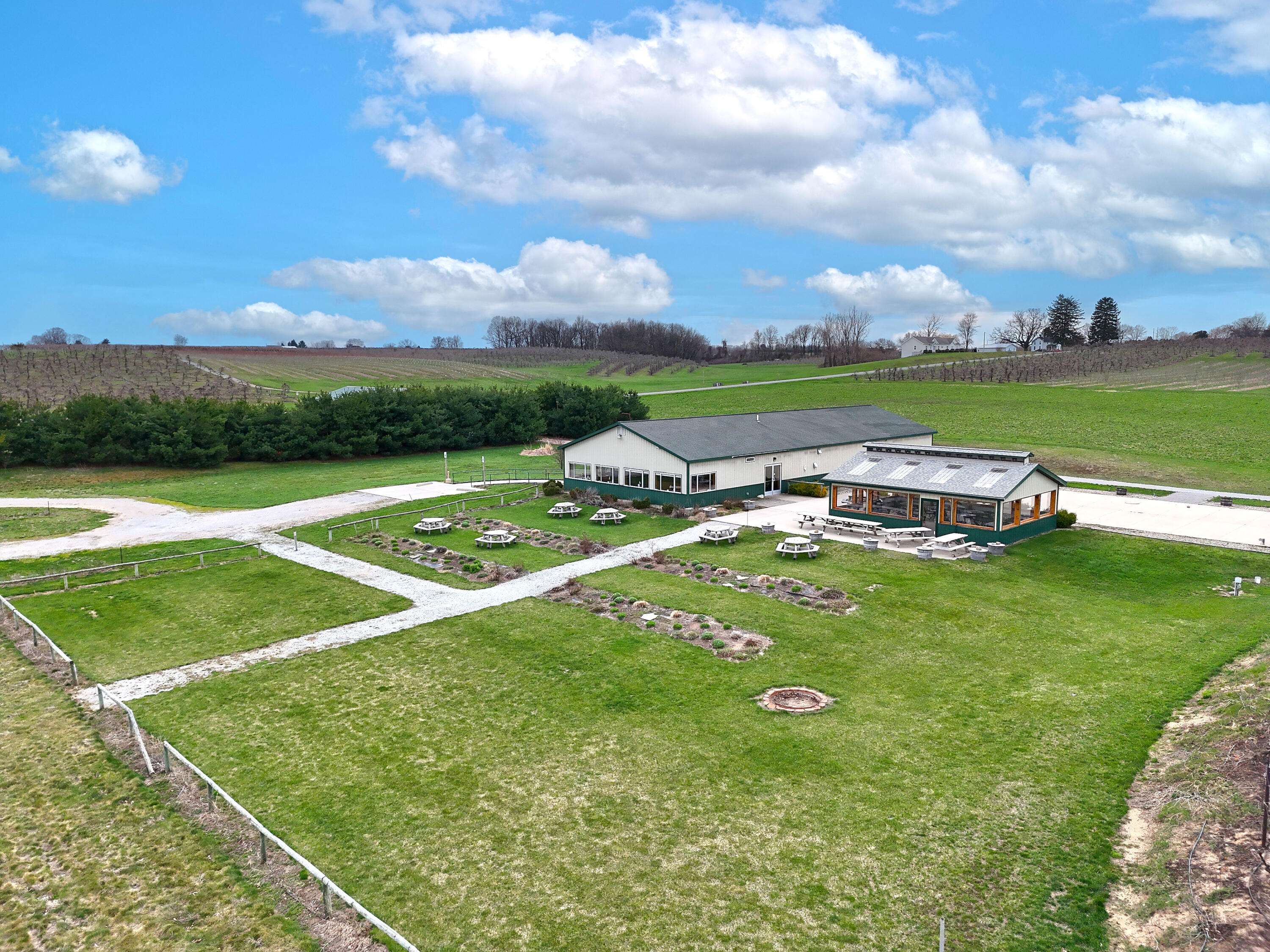 7785 Hill RD, Bainbridge Twp, MI 49098