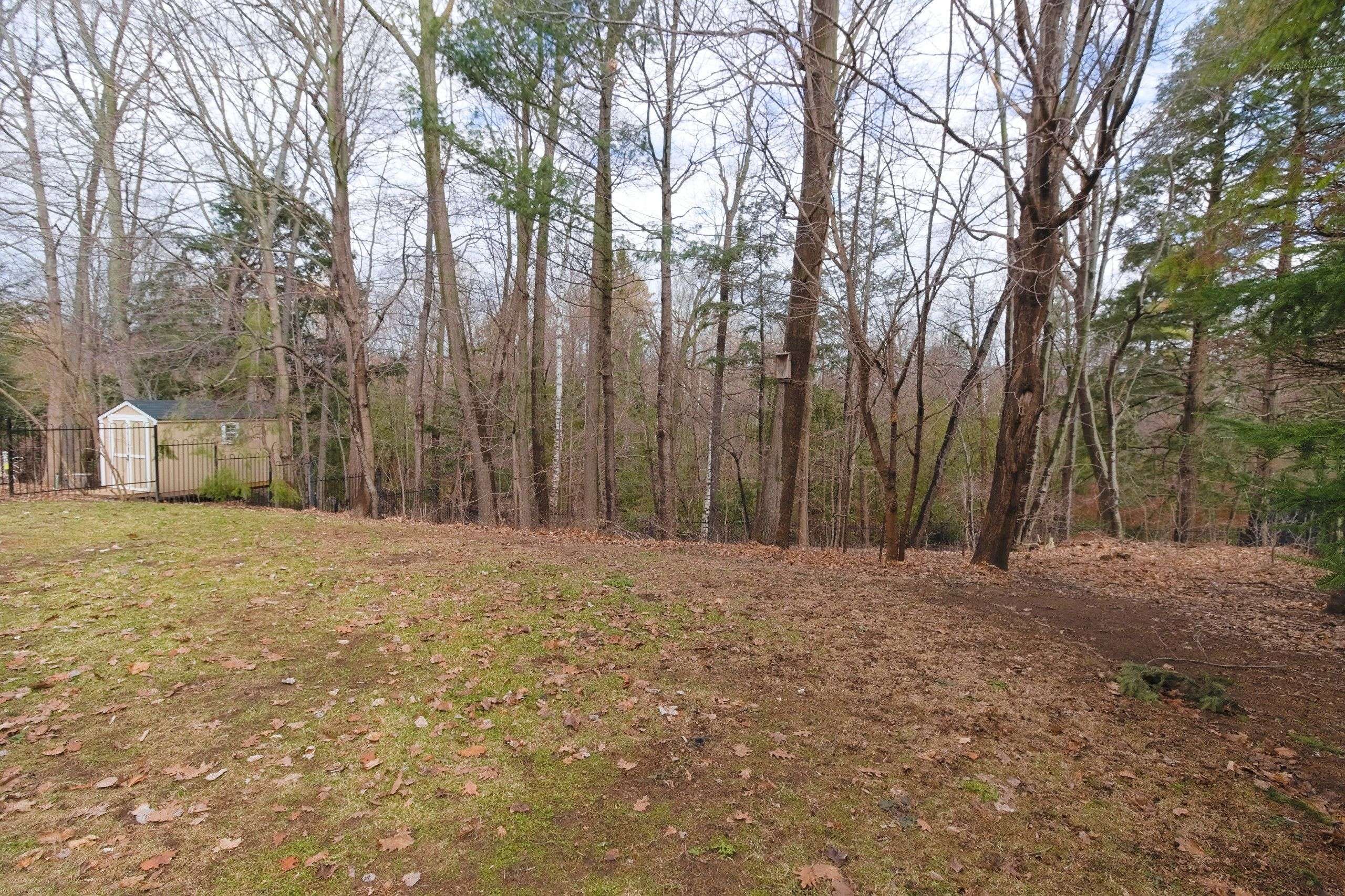 876 Darwin DR, Pickering, ON L1X 2P8