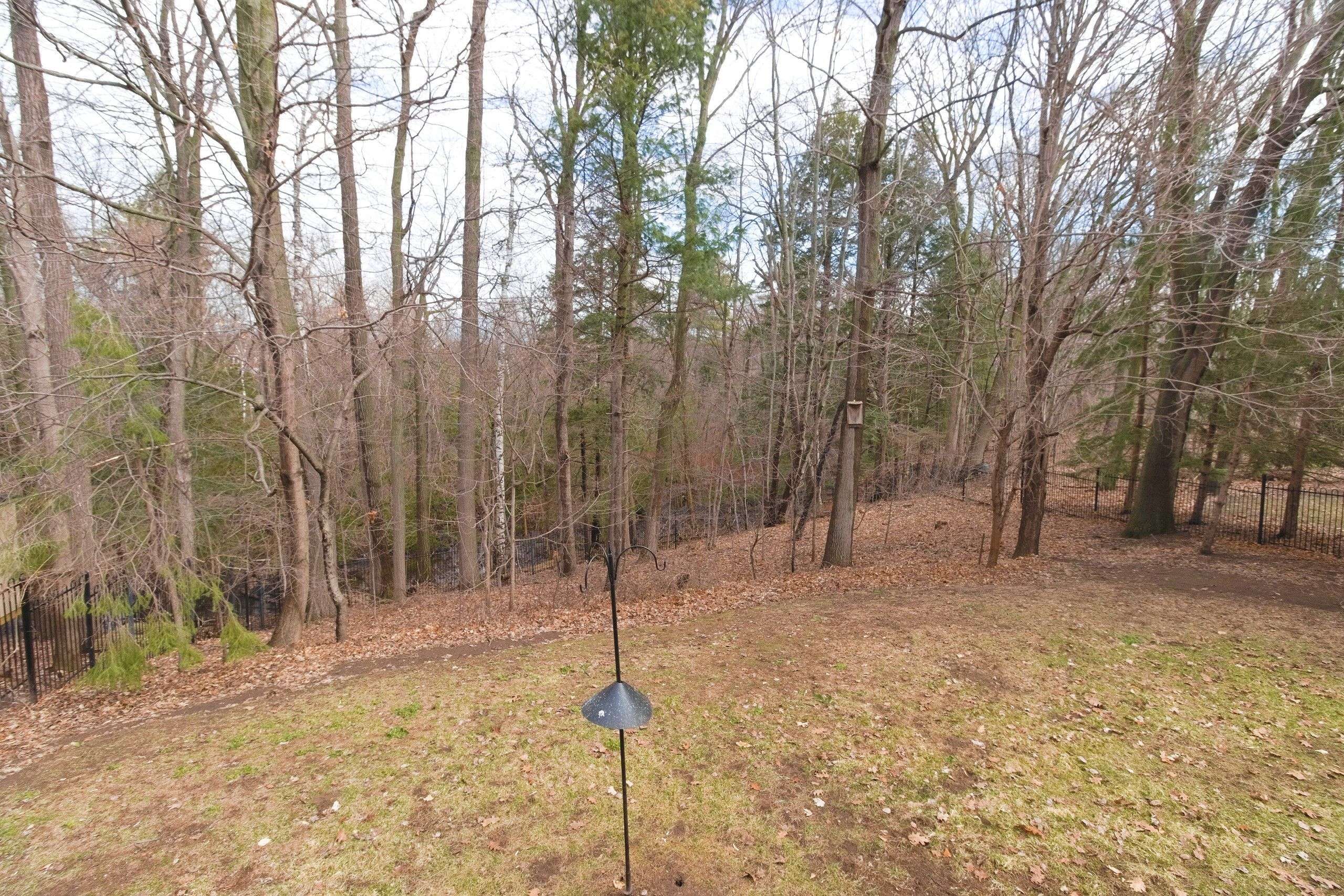 876 Darwin DR, Pickering, ON L1X 2P8