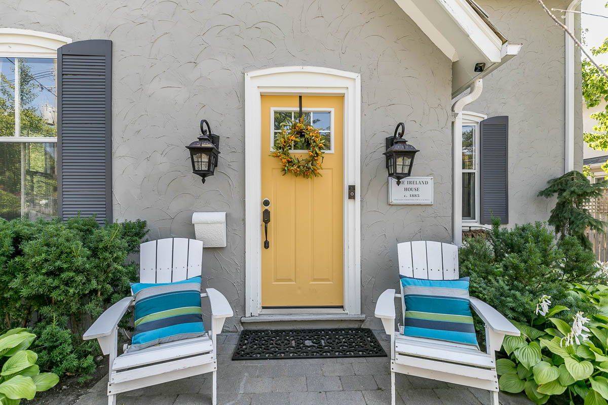 27 Catherine AVE, Aurora, ON L4G 1K4