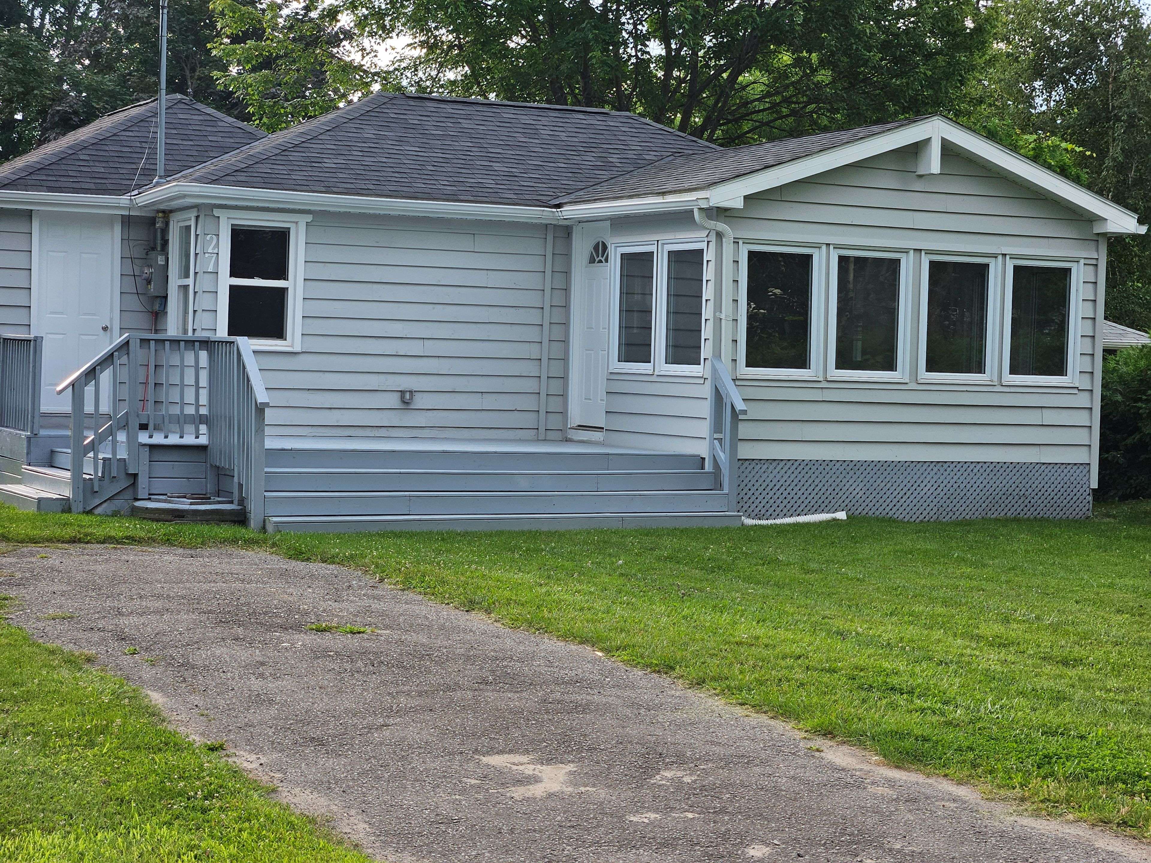 27 Blue Heron DR, Georgina, ON L0E 1N0