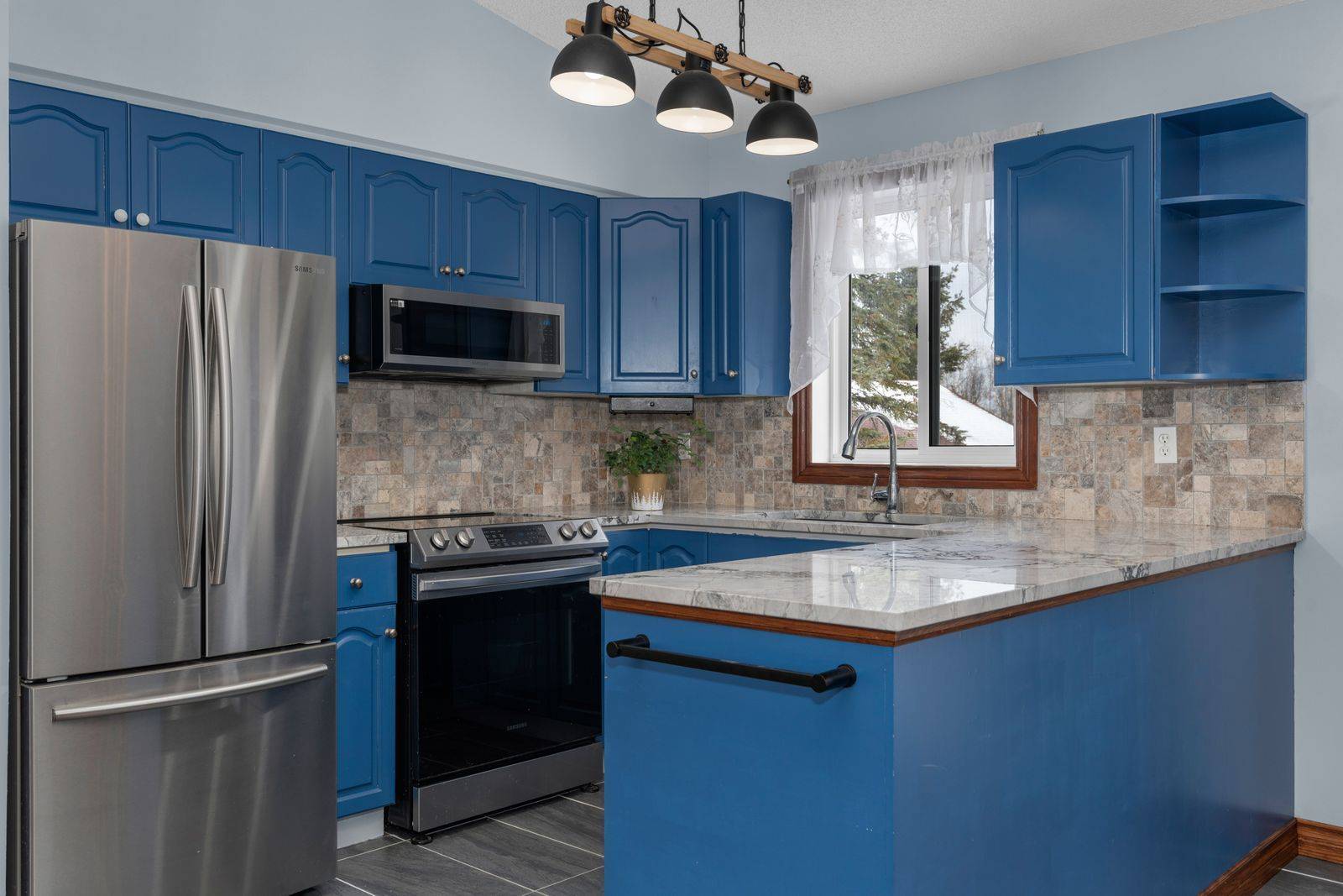 11 Hickory LN, Oro-medonte, ON L0K 1E0