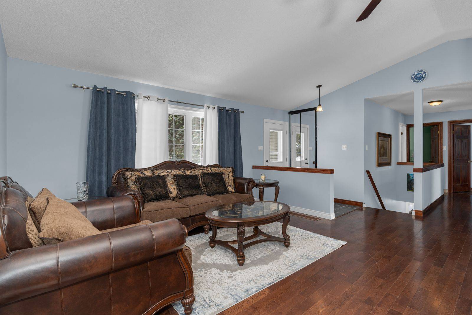 11 Hickory LN, Oro-medonte, ON L0K 1E0