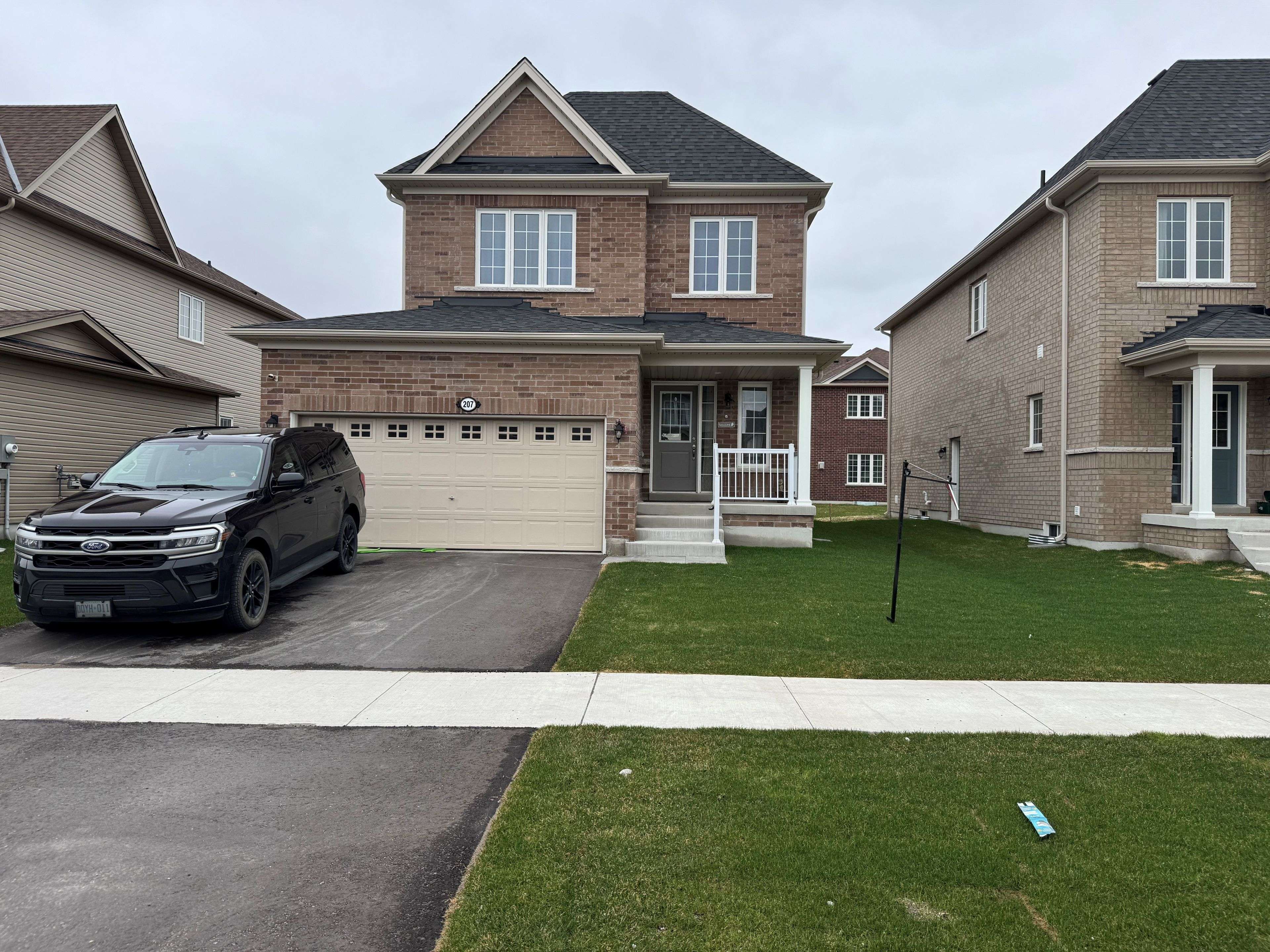 207 Cubitt ST, Clearview, ON L0M 1S0